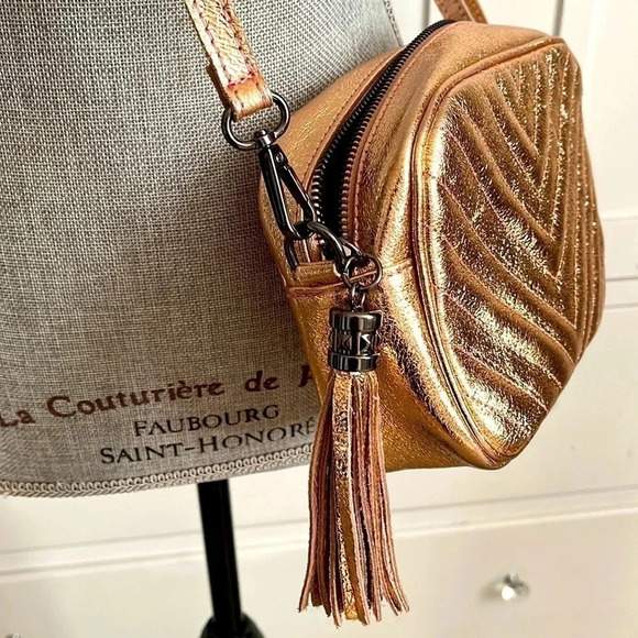 NWT BORSE IN PELLE Rose Gold Metallic Crossbody Bag with Tassel Made in Italy - Picture 8 of 13